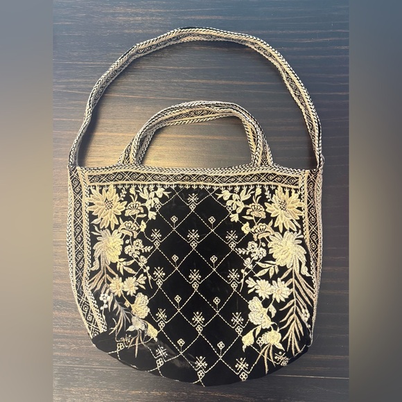 Johnny Was Othilia Elegant Black and Cream Embroidered Tote Bag - Picture 2 of 9